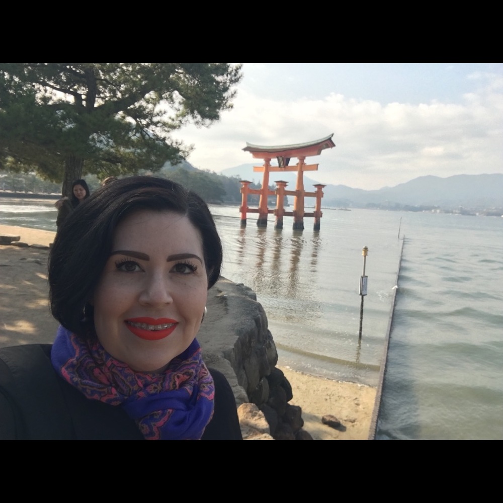 Meet your Posher, Iris